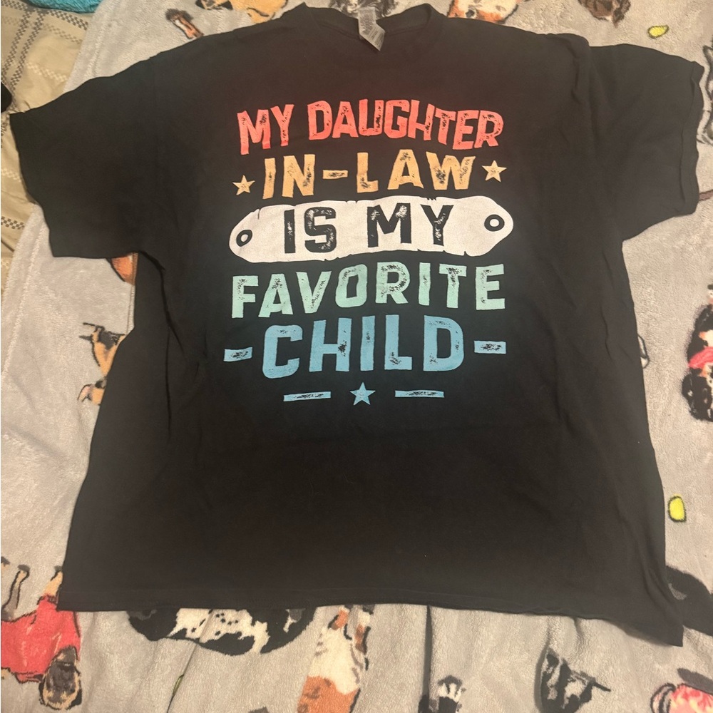 “My daughter in law is my favorite child” Tee sz XL